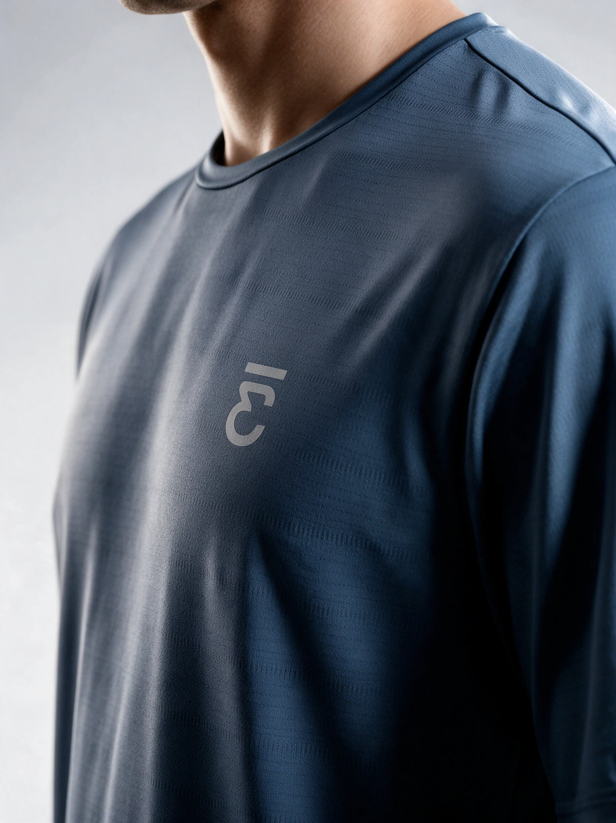 Un t-shirt qui se porte aussi hors du court